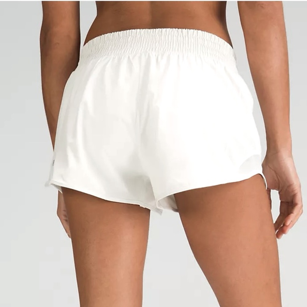 Lululemon Hotty Hot Shorts White Size 6